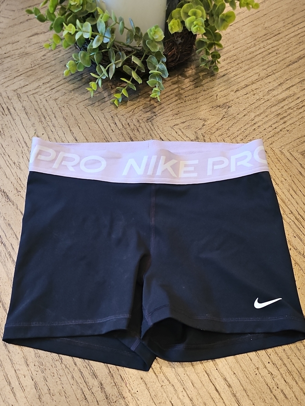 Nike Black Athletic Shorts with Light Purple Waistband Size M